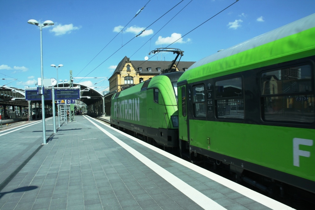 220810 075 Halle Saale Hbf FLIX 182 522 3 FLX1240 von Stuttgart nach Berlin Hbf
