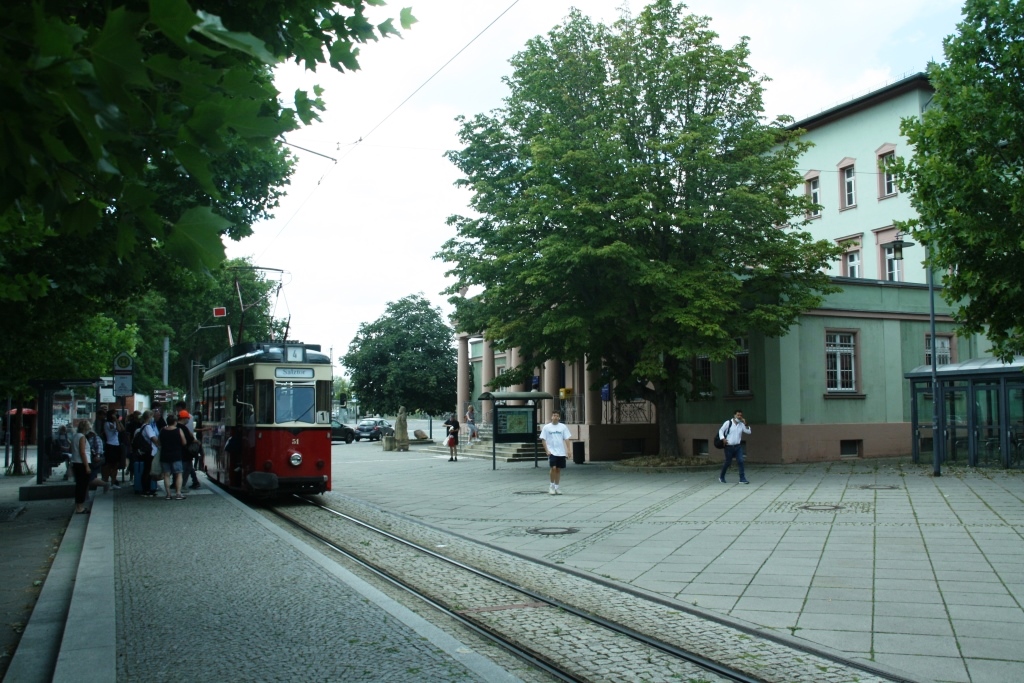 220810 134 Naumburg Saale Hbf NSG Linie 4 Tw 51 Typ Reko Bj 1973 an Haltestelle Hbf