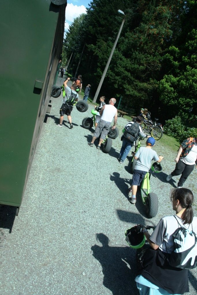 220812 146 Vierenstrasse SDG F VIIK 99 1772 5 vor P 1003 Cranzahl nach Oberwiesenthal 2