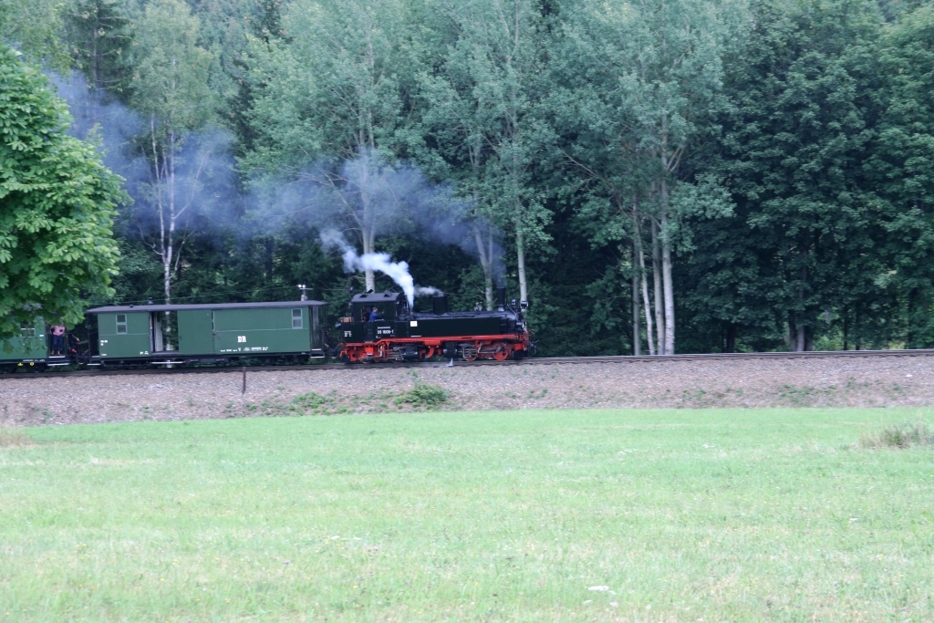 220812 177 Kretscham Rothensehma Nhe SDG W IVK 99 1608 1 vor P 1021 P 1025 Cranzahl nach Oberwiesenthal